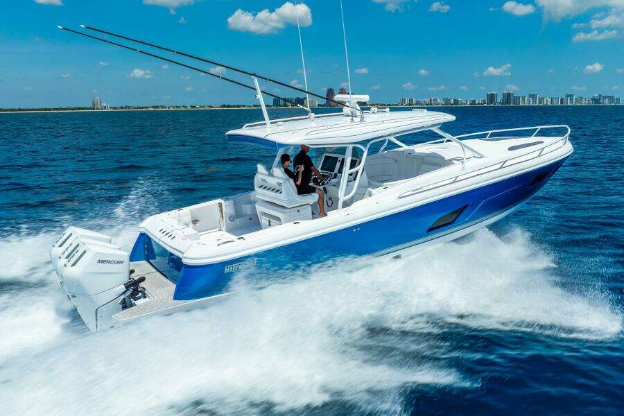 2025 Intrepid 41 Valor