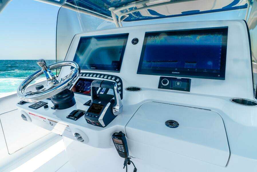 2025 Intrepid 41 Valor