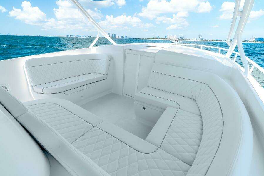 2025 Intrepid 41 Valor