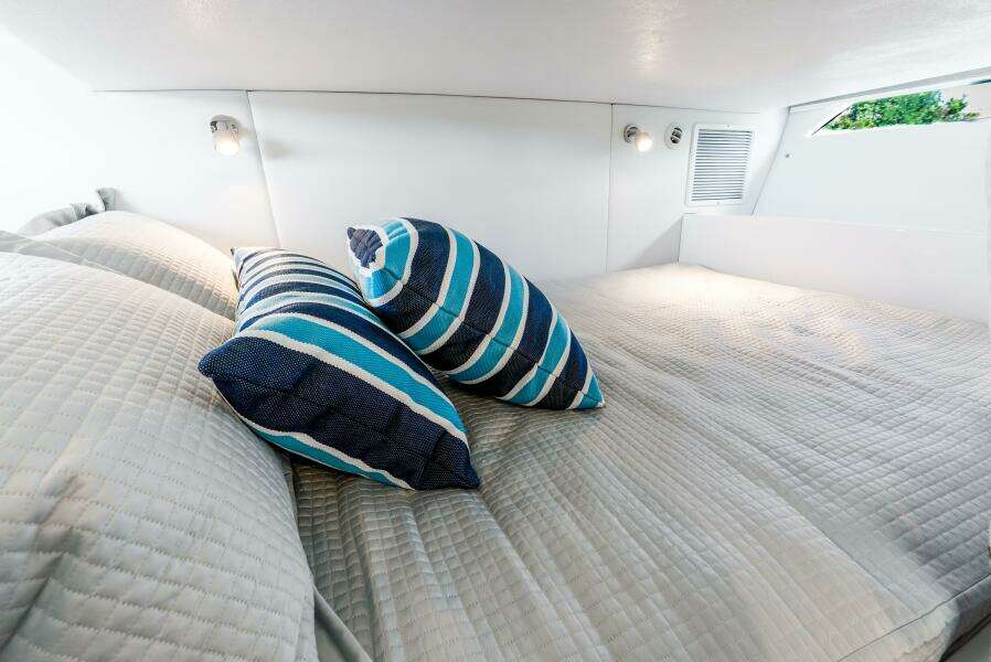 2025 Intrepid 41 Valor