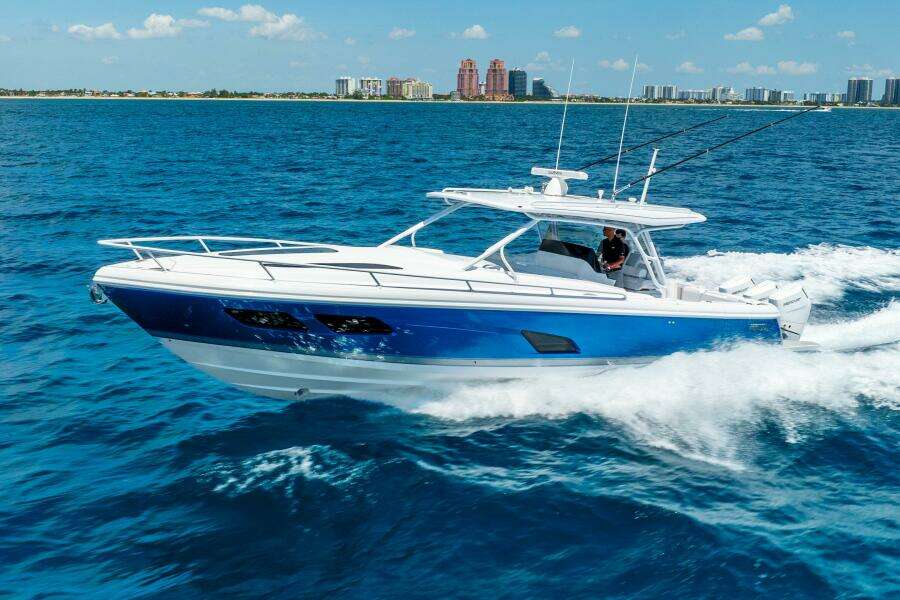 2025 Intrepid 41 Valor