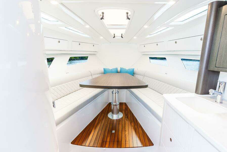 2025 Intrepid 41 Valor