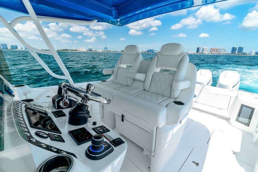 2025 Intrepid 41 Valor