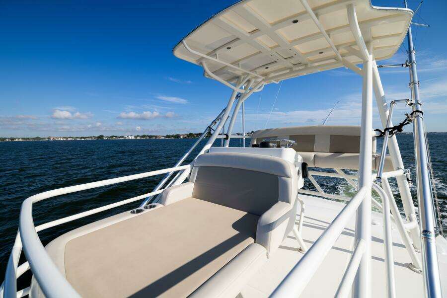 2021 Boston Whaler 420 Outrage