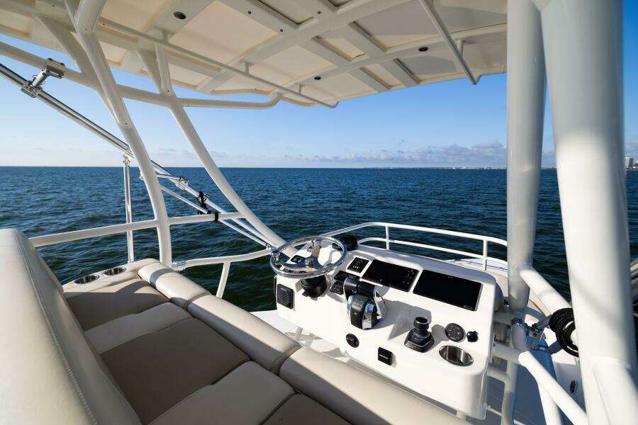 2021 Boston Whaler 420 Outrage