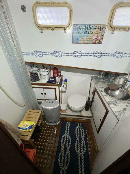 1981 Sea Ranger 45 Raised Pilot House