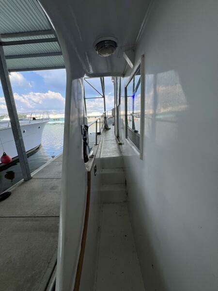 1981 Sea Ranger 45 Raised Pilot House