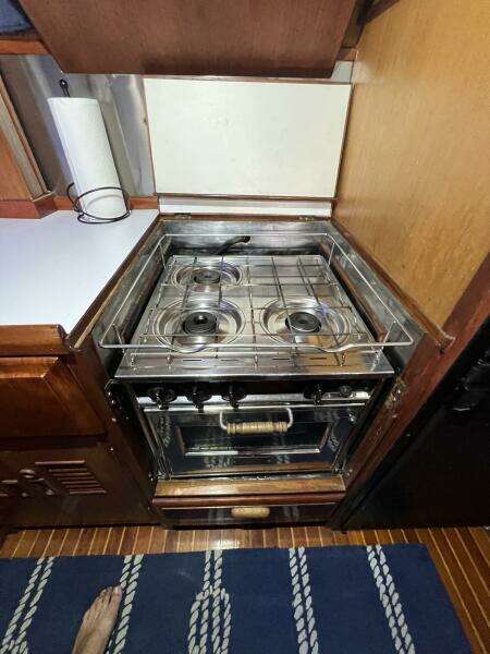 1981 Sea Ranger 45 Raised Pilot House