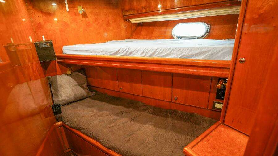 2001 Motor Yacht 82MY