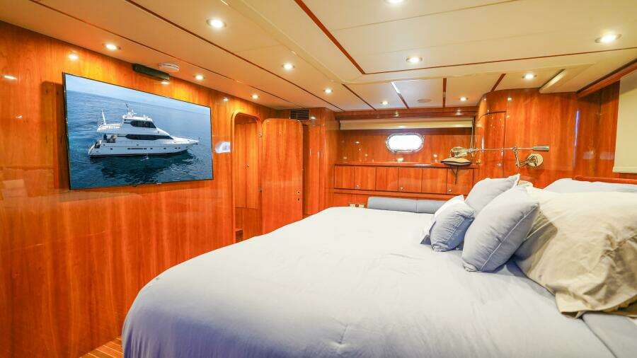2001 Motor Yacht 82MY