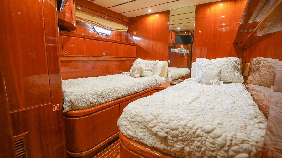 2001 Motor Yacht 82MY
