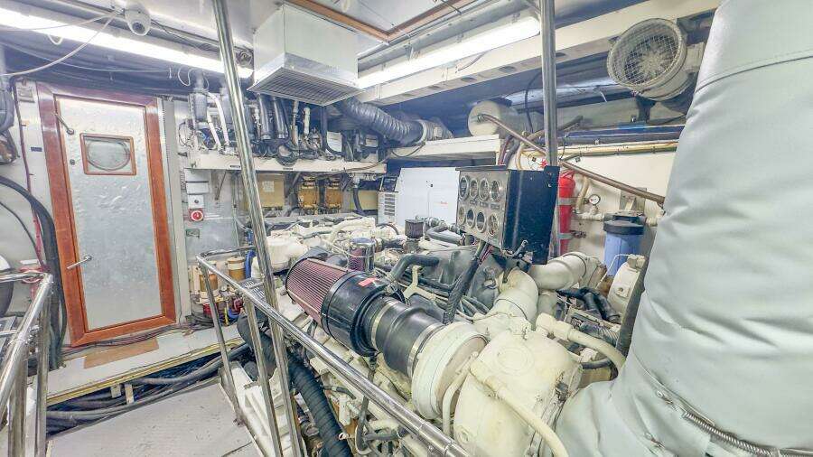 2001 Motor Yacht 82MY