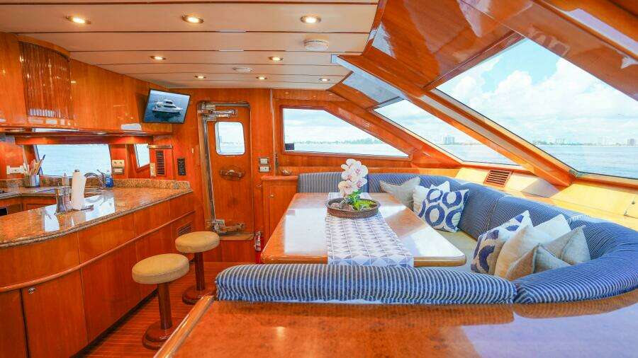 2001 Motor Yacht 82MY