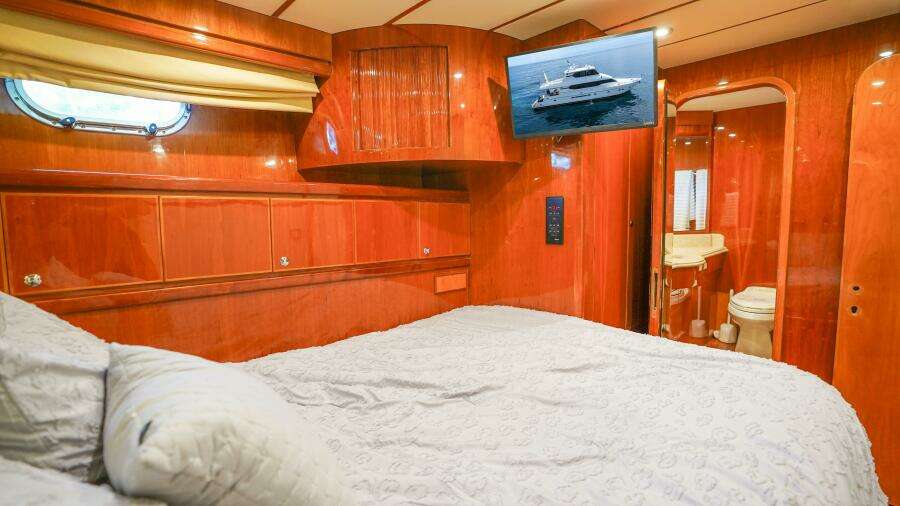 2001 Motor Yacht 82MY