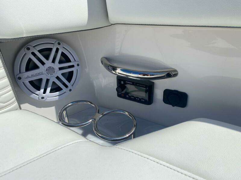 2019 Tiara Yachts 34LX