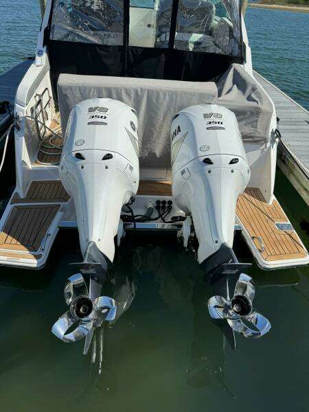 2019 Tiara Yachts 34LX