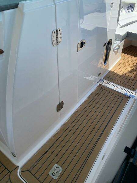 2019 Tiara Yachts 34LX