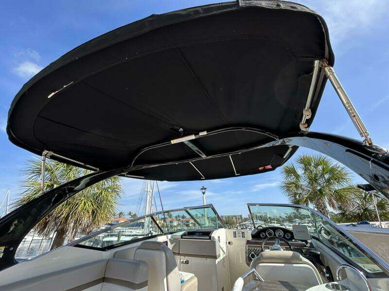 2013 Sea Ray 270 SLX