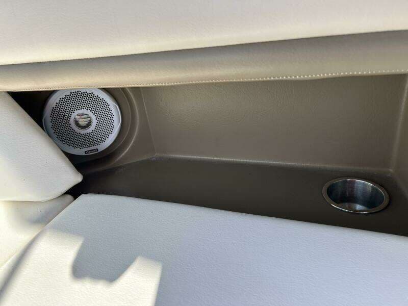 2013 Sea Ray 270 SLX