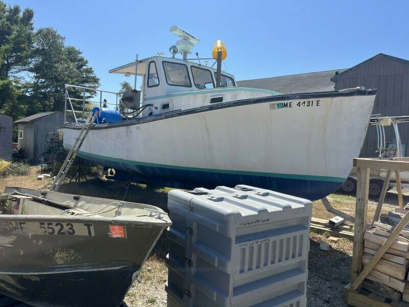 28' Ellis Lobster Stbd