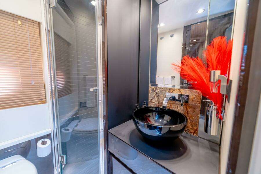 2017 Azimut 77 "Carpe Diem"