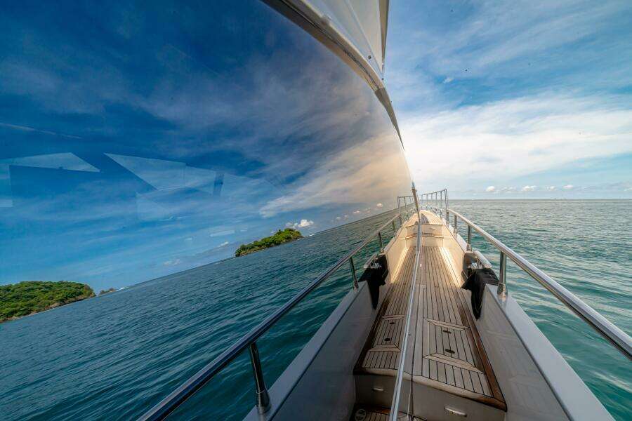 2017 Azimut 77 "Carpe Diem"