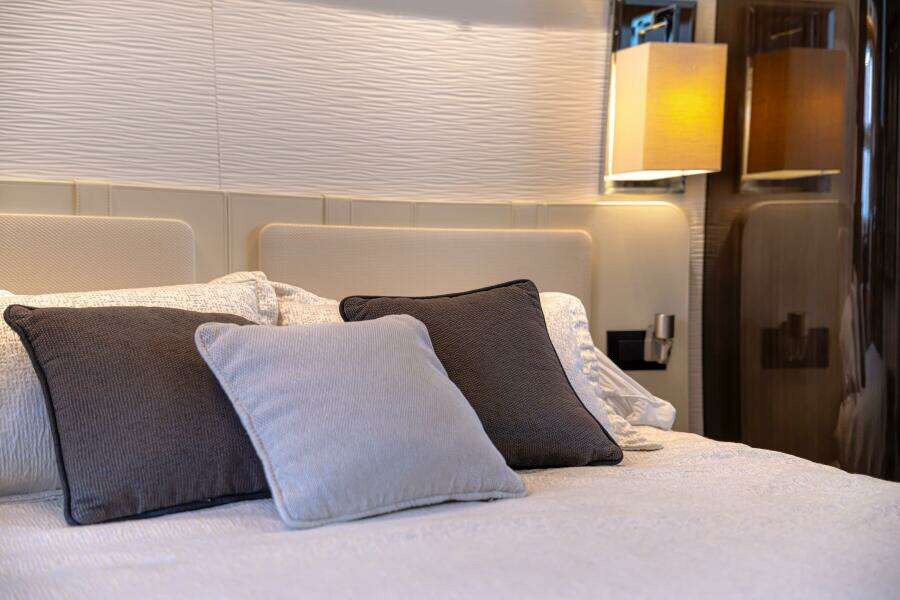 2017 Azimut 77 "Carpe Diem"