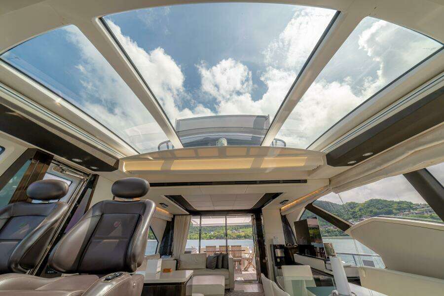 2017 Azimut 77 "Carpe Diem"