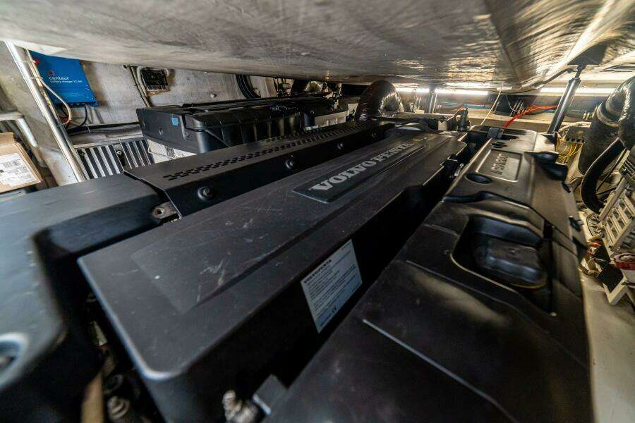 2017 Azimut 77 "Carpe Diem"