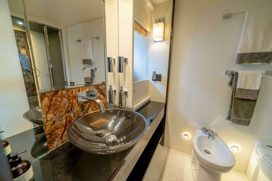 2017 Azimut 77 "Carpe Diem"