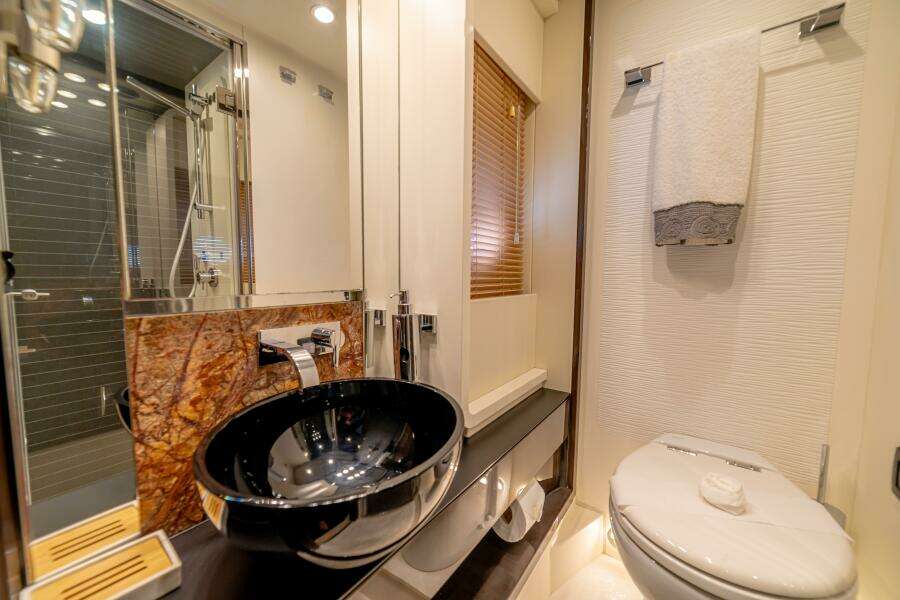 2017 Azimut 77 "Carpe Diem"