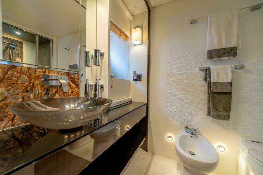 2017 Azimut 77 "Carpe Diem"