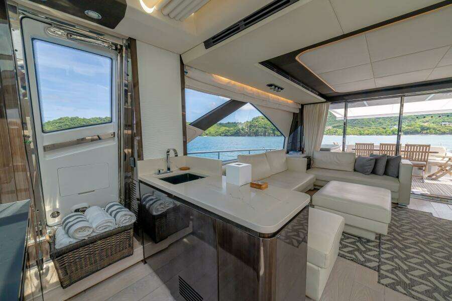 2017 Azimut 77 "Carpe Diem"