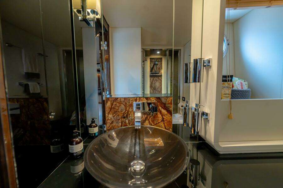 2017 Azimut 77 "Carpe Diem"