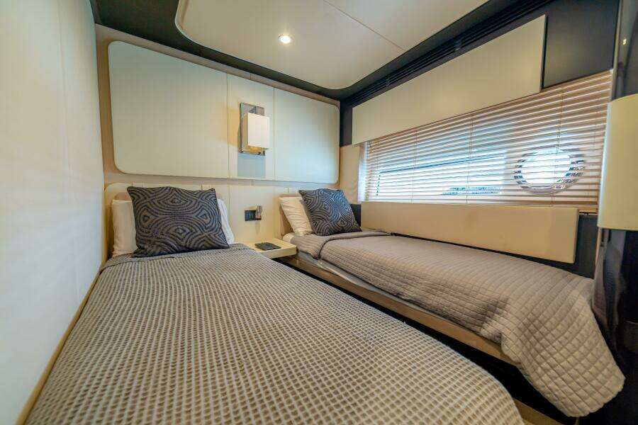 2017 Azimut 77 "Carpe Diem"