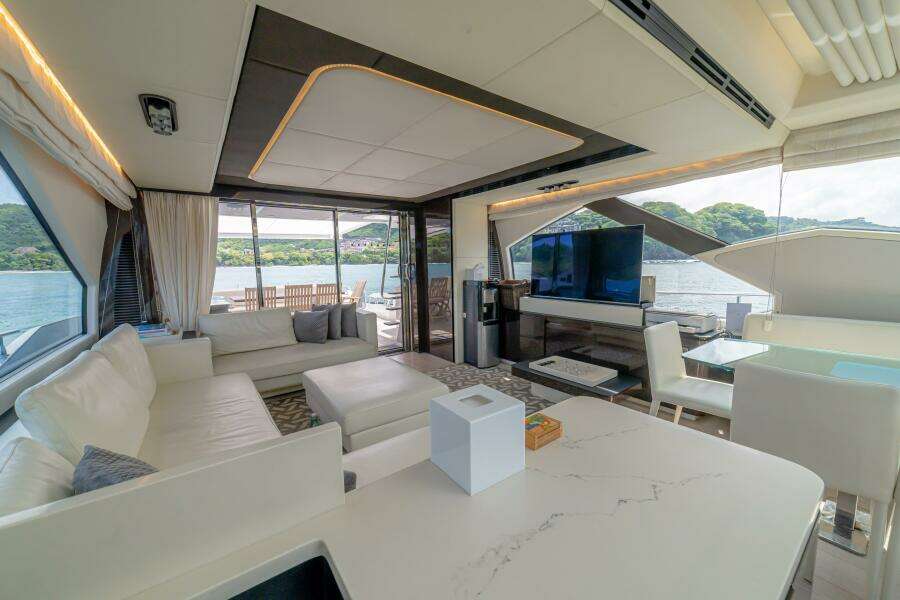 2017 Azimut 77 "Carpe Diem"