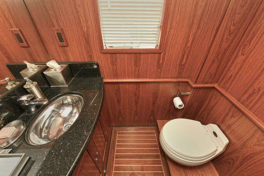 2002 Grand Alaskan Flushdeck