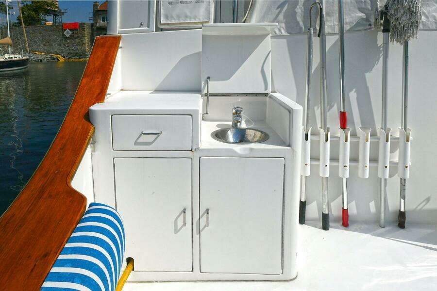 2002 Grand Alaskan Flushdeck