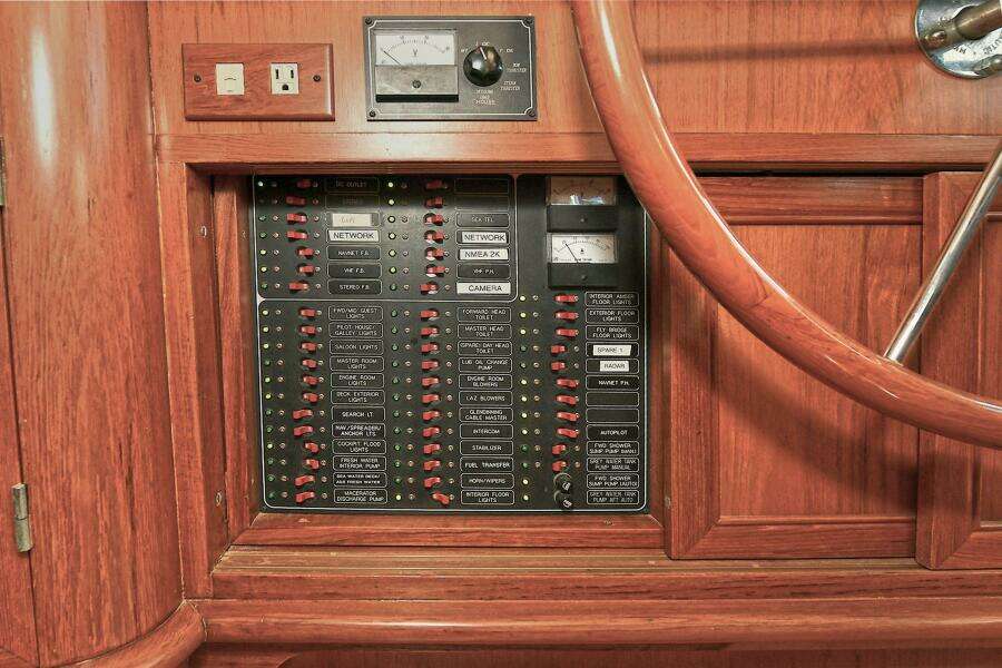 2002 Grand Alaskan Flushdeck