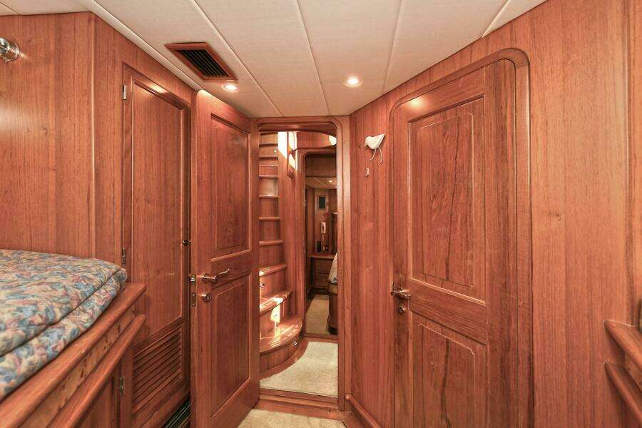 2002 Grand Alaskan Flushdeck