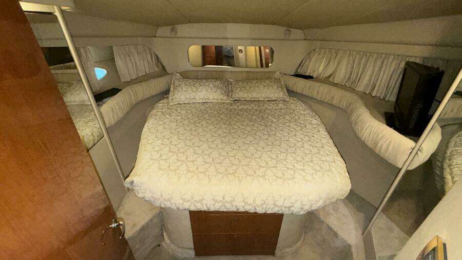 2000 Sea Ray 380 Aft Cabin