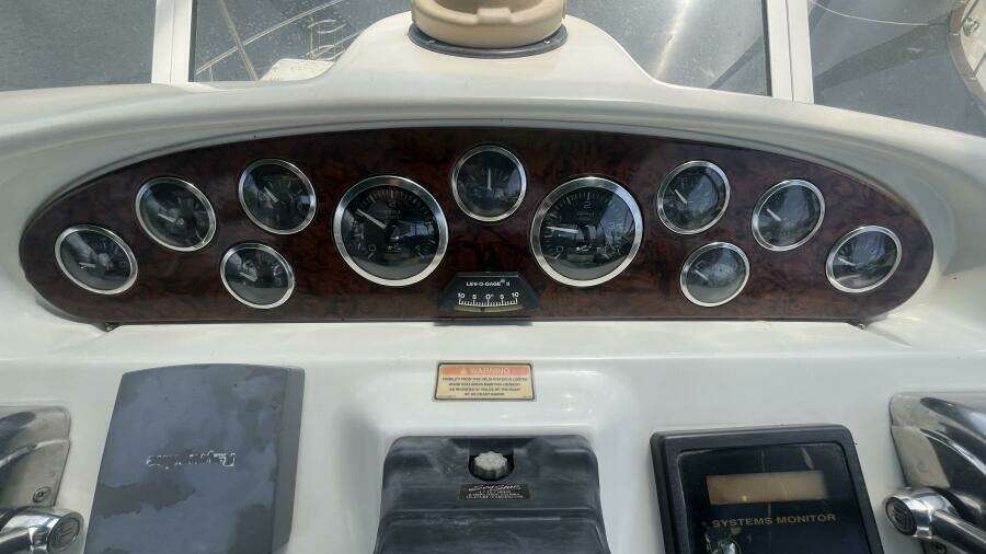 2000 Sea Ray 380 Aft Cabin