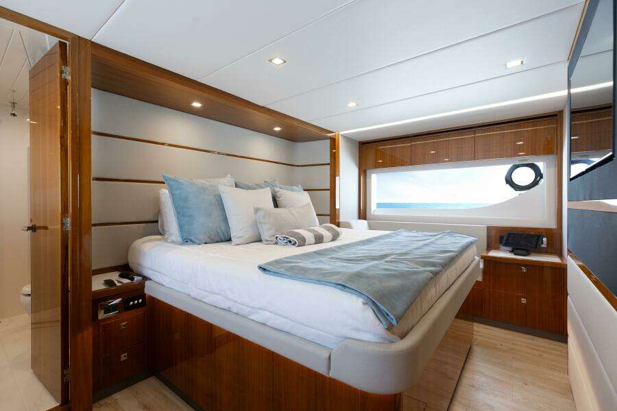 Riviera 645 SUV (HERMOSA)