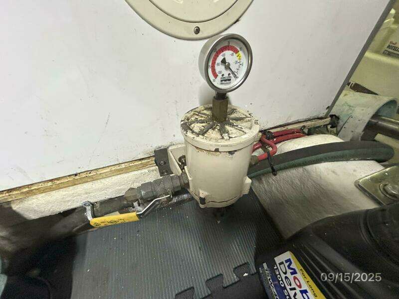 45' Ocean Alexander generator Racor fuel filter