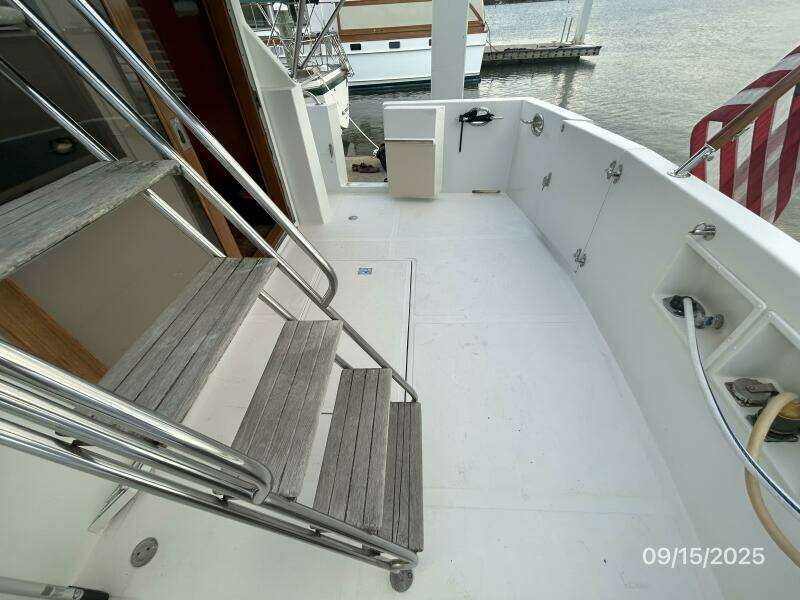 45' Ocean Alexander aftdeck starboard