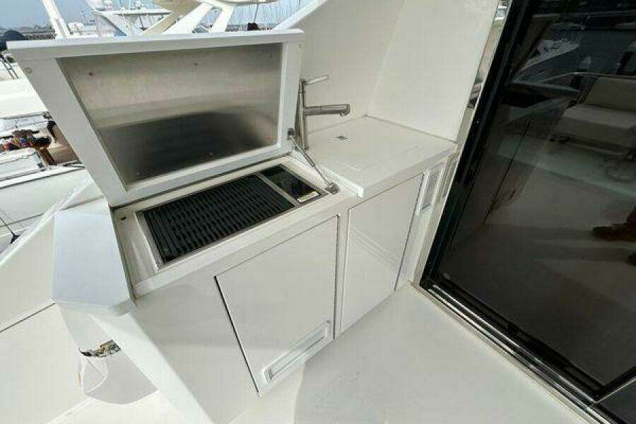 2019 Viking Motor Yacht