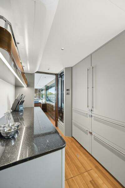 Princess Y95 JUST  PERFECT - Galley