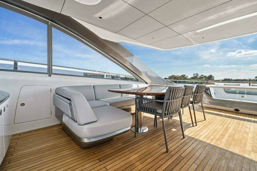 Princess Y95 JUST  PERFECT -Fly Bridge