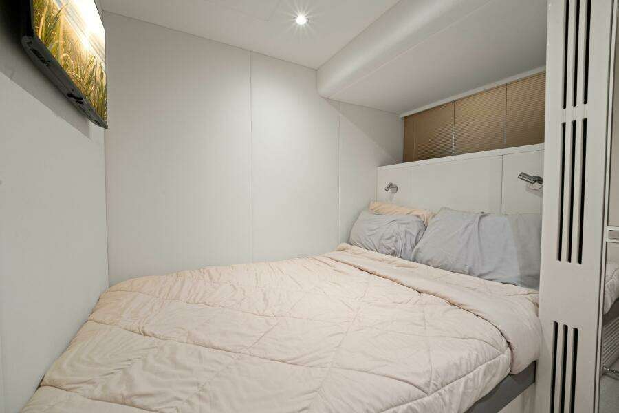 Princess Y95 JUST  PERFECT - Captain Cabin 