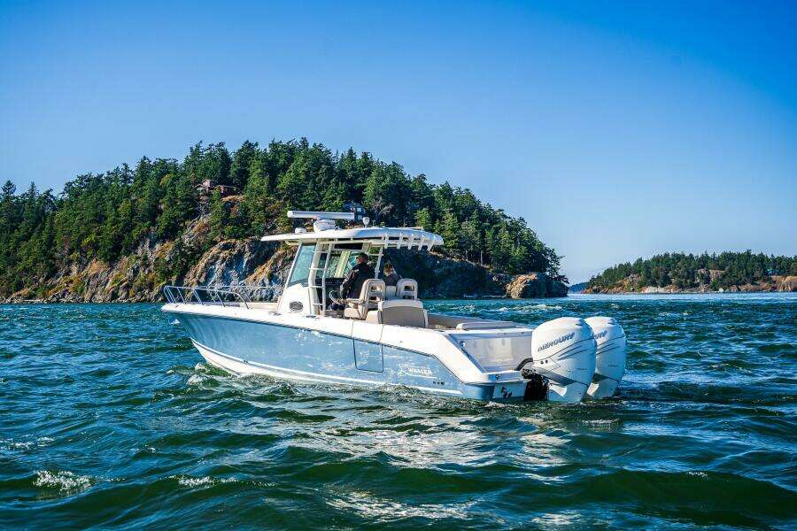 2017 Boston Whaler 330 Outrage